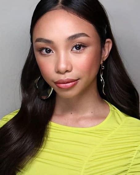 42 photos of Maymay that show she is the epitome of true Filipina .